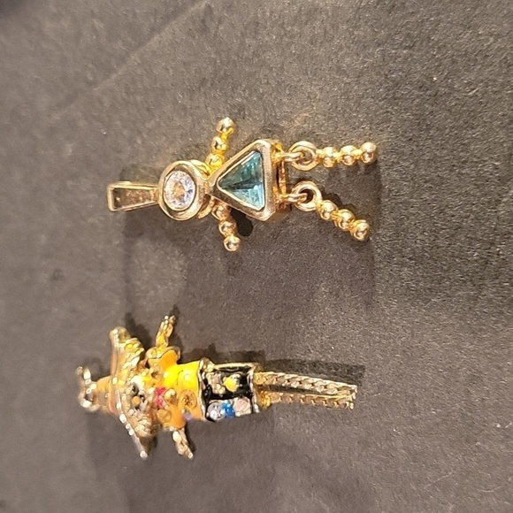 Pendants - Picture 3 of 8